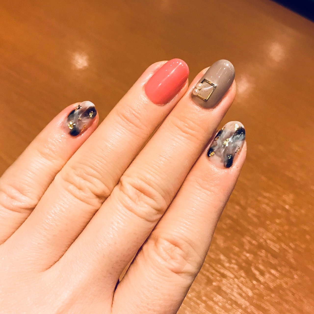 秋 ハンド シンプル タイダイ ニュアンス チョコのネイルデザイン No ネイルブック
