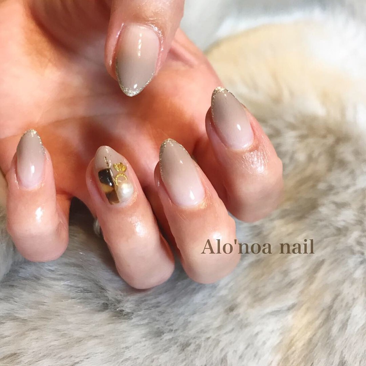 オールシーズン ハンド シンプル グラデーション ミディアム Alo Noa Nail Aya のネイルデザイン No ネイル ブック