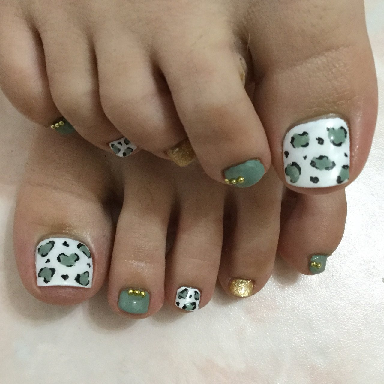 秋/冬/オールシーズン/フット/ラメ - nailsalonroseのネイルデザイン 