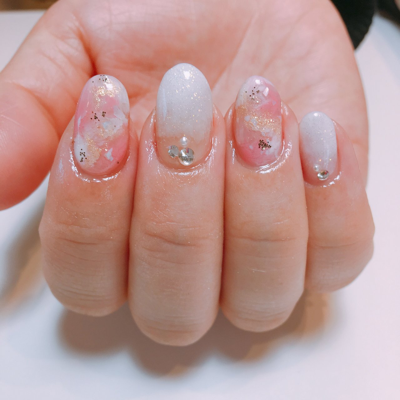 オールシーズン ブライダル ハンド グラデーション ラメ Yunico Nail ユニコネイル 熊本ネイルサロンのネイル デザイン No ネイルブック