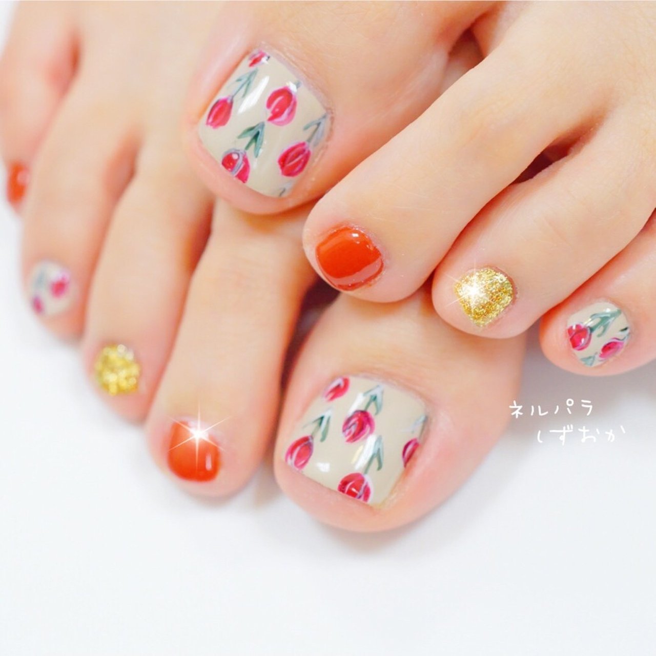 春 フット フラワー ホワイト レッド ネルパラ静岡イトーヨーカドー店のネイルデザイン No ネイルブック