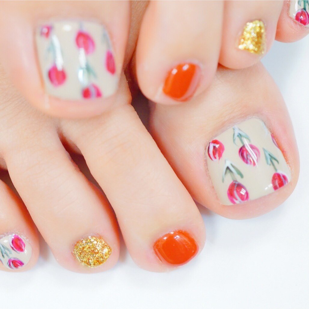 春 フット フラワー ホワイト レッド ネルパラ静岡イトーヨーカドー店のネイルデザイン No ネイルブック