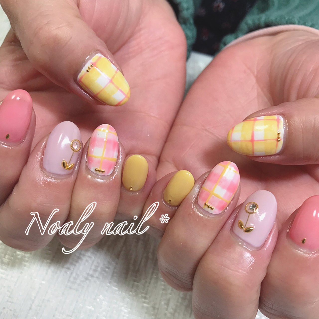 チェック ピンク イエロー ジェル Noaly Nail のネイルデザイン No ネイルブック