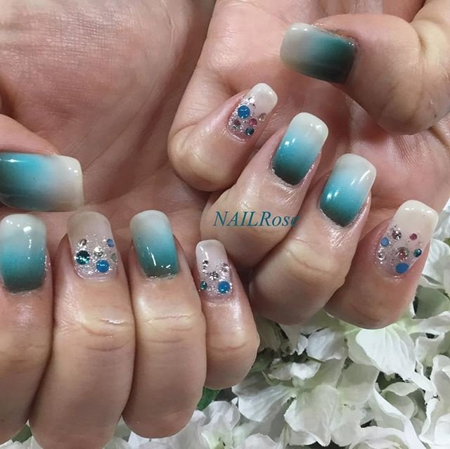 春 夏 海 リゾート グラデーション Nailrose恵比寿のネイルデザイン No ネイルブック