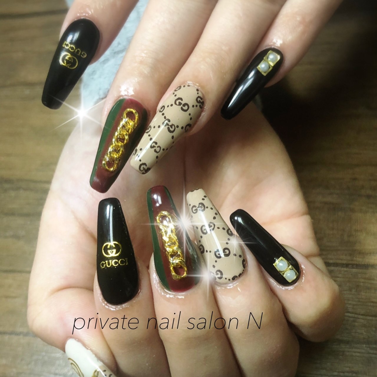 ハンド ブランド柄 ロング ベージュ グリーン Private Nail Salon Nのネイルデザイン No ネイルブック