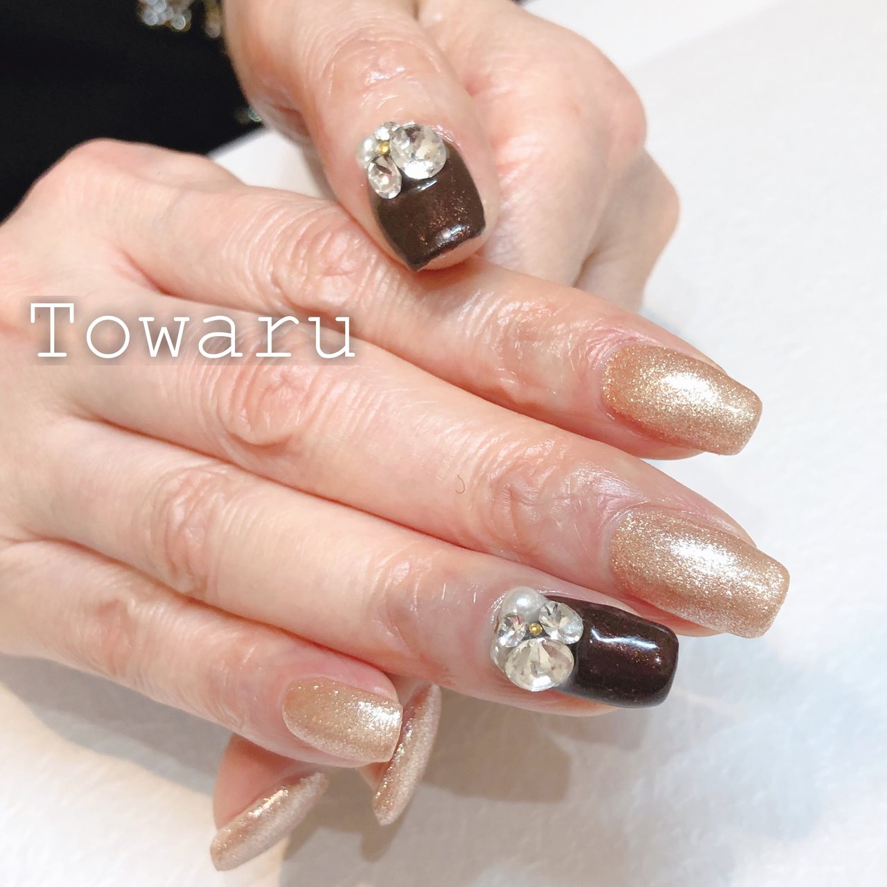 ハンド シンプル ラメ ワンカラー ビジュー Nailsalon Towaruのネイルデザイン No 4064760 ネイルブック