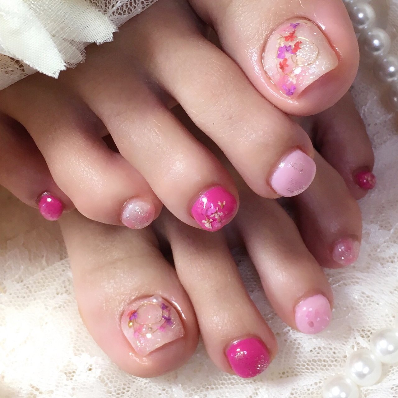 春 デート 女子会 フット フラワー Thi Roomのネイルデザイン No ネイルブック