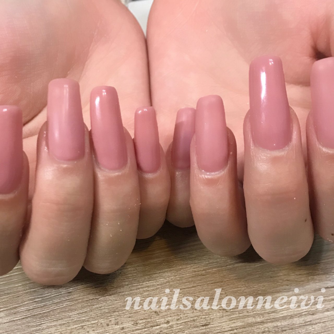 春 オールシーズン ハンド ワンカラー ロング Nailsalon Neiviのネイルデザイン No ネイルブック