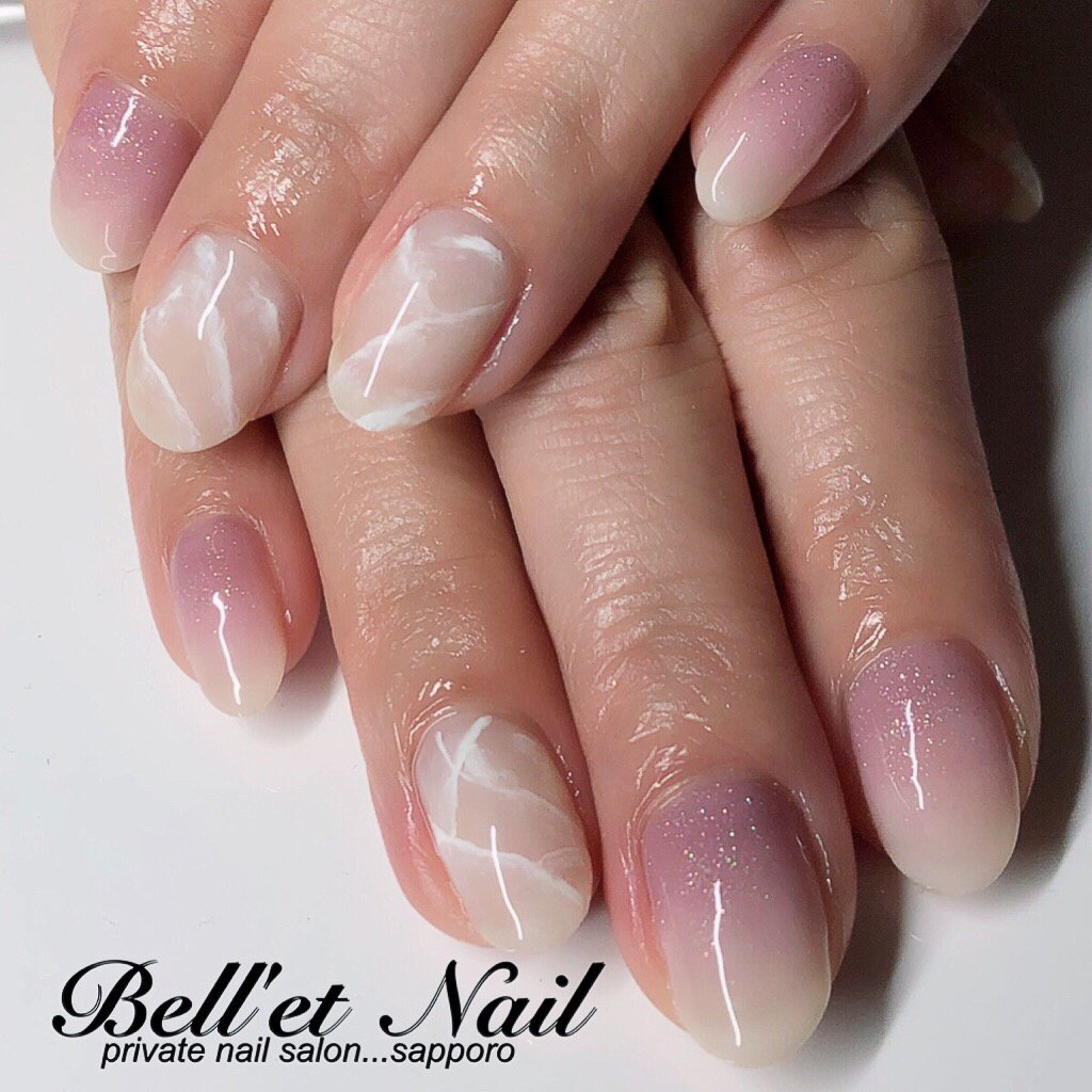 春 グラデーション 大理石 ホワイト ベージュ Bell Et Nail ネイリスト佐藤綾子のネイルデザイン No ネイルブック