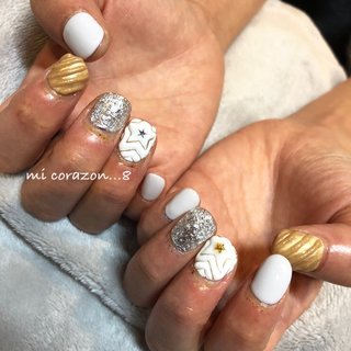 #micorazon...8#nail#ジェルネイル#パラジェル#一層残し#MB#星ネイル #うねうねネイル #ぷっくりネイル #オールシーズン #ハンド #ワンカラー #星 #ショート #ホワイト #ゴールド #シルバー #ジェルネイル #お客様 #mi Corazon...8 #ネイルブック
