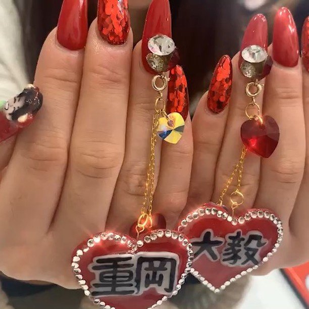 春 ハンド ビジュー ロング レッド Nailsgogo Shibuya Nailsalonのネイルデザイン No ネイルブック