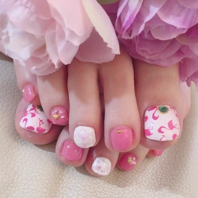 春 夏 オールシーズン バレンタイン フット ネイルサロンアンジーのネイルデザイン No ネイルブック