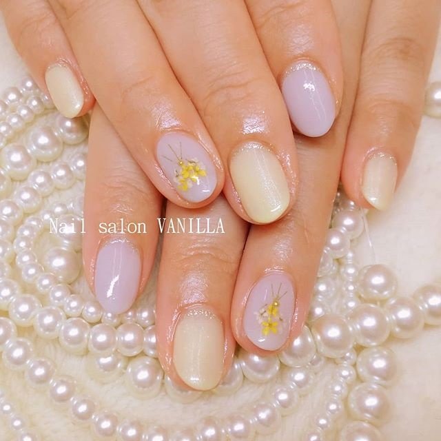 春 シンプル ワンカラー フラワー 押し花 Nailsalonvanillaのネイルデザイン No ネイルブック