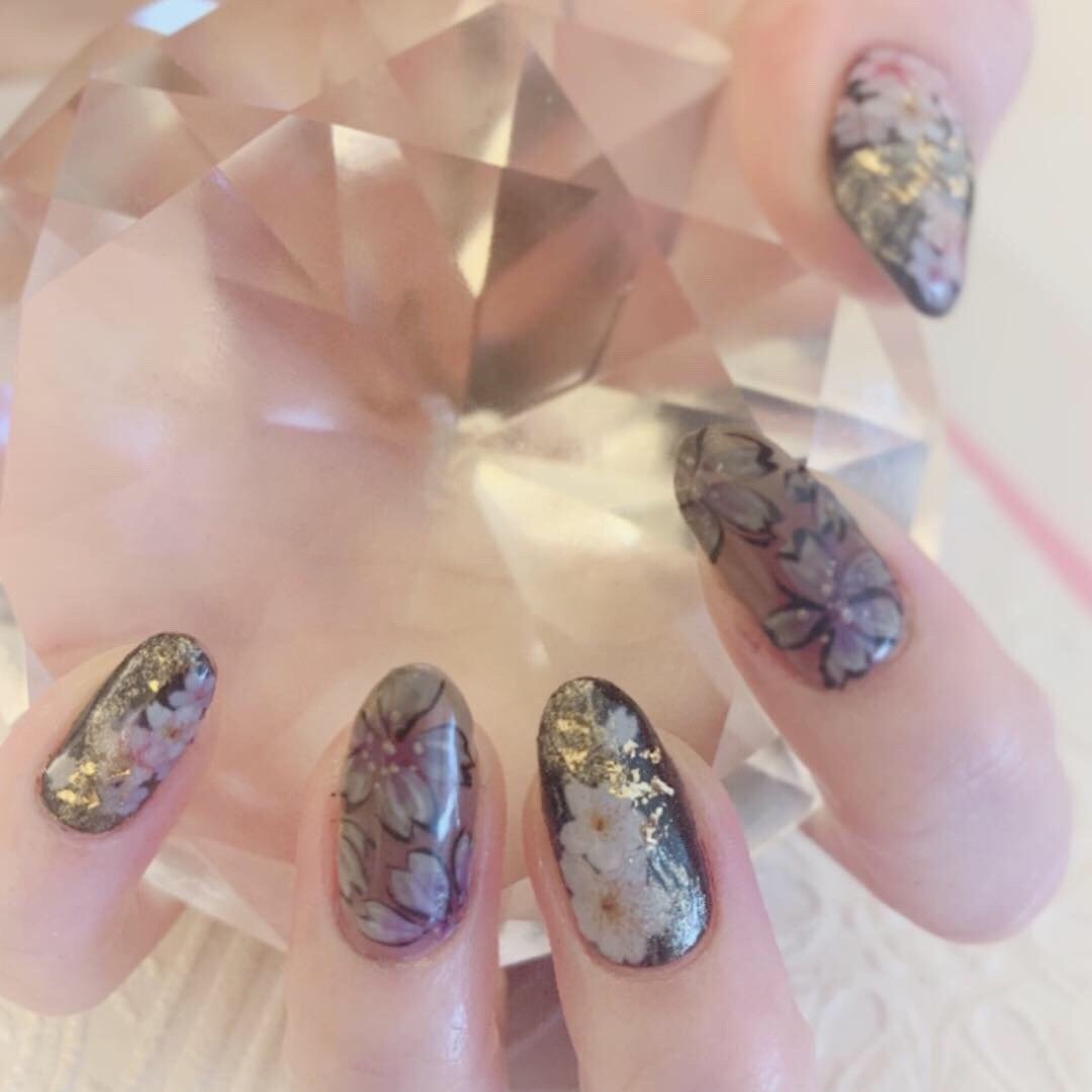 ライブ ハンド ラメ フラワー キャラクター Maison De Nail Jolie Jolie のネイルデザイン No ネイルブック