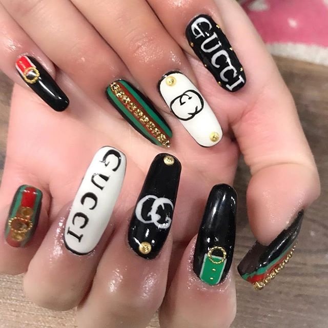 成人式 イニシャル ブランド柄 スーパーロング ホワイト Nil312のネイルデザイン No ネイルブック