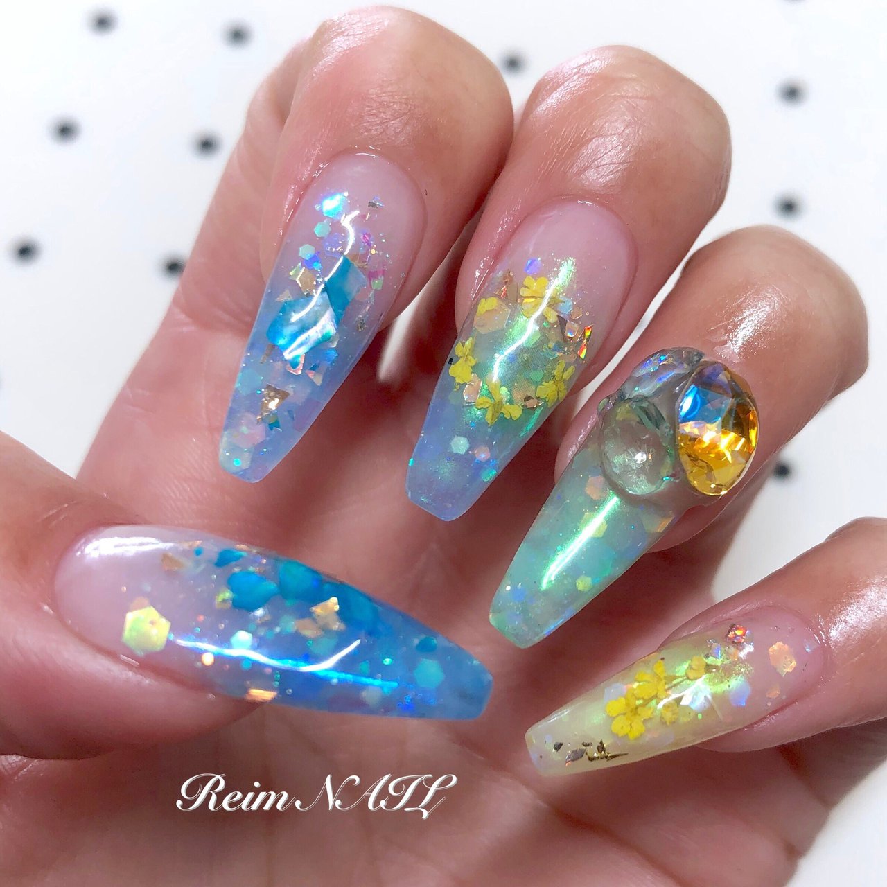 春 ハンド グラデーション ホログラム シェル Reimのネイルデザイン No ネイルブック