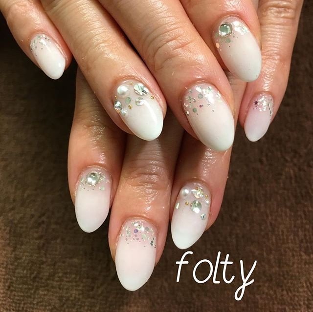 オールシーズン オフィス ブライダル デート ハンド Foltygelnailsalonのネイルデザイン No ネイルブック