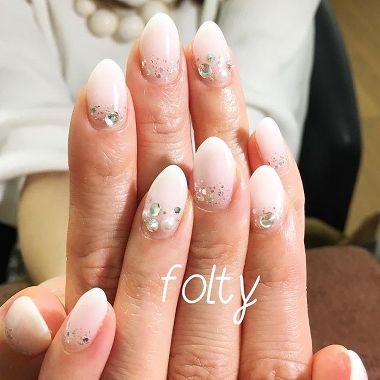 オールシーズン オフィス ブライダル デート ハンド Foltygelnailsalonのネイルデザイン No ネイルブック