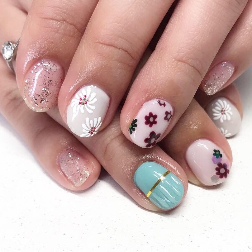 オールシーズン ハンド フラワー キャラクター ストライプ Ism Nailのネイルデザイン No ネイルブック