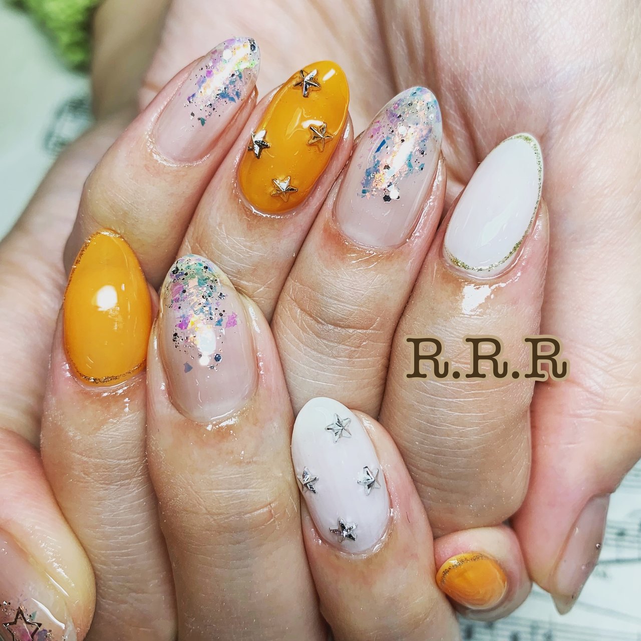 春 ハンド シンプル ホログラム 星 Beautyroom R R Rのネイルデザイン No ネイルブック