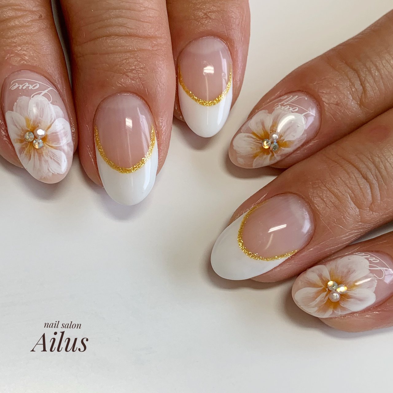 オールシーズン ハンド フレンチ フラワー ホワイト Nail Salon Ailusのネイルデザイン No ネイルブック