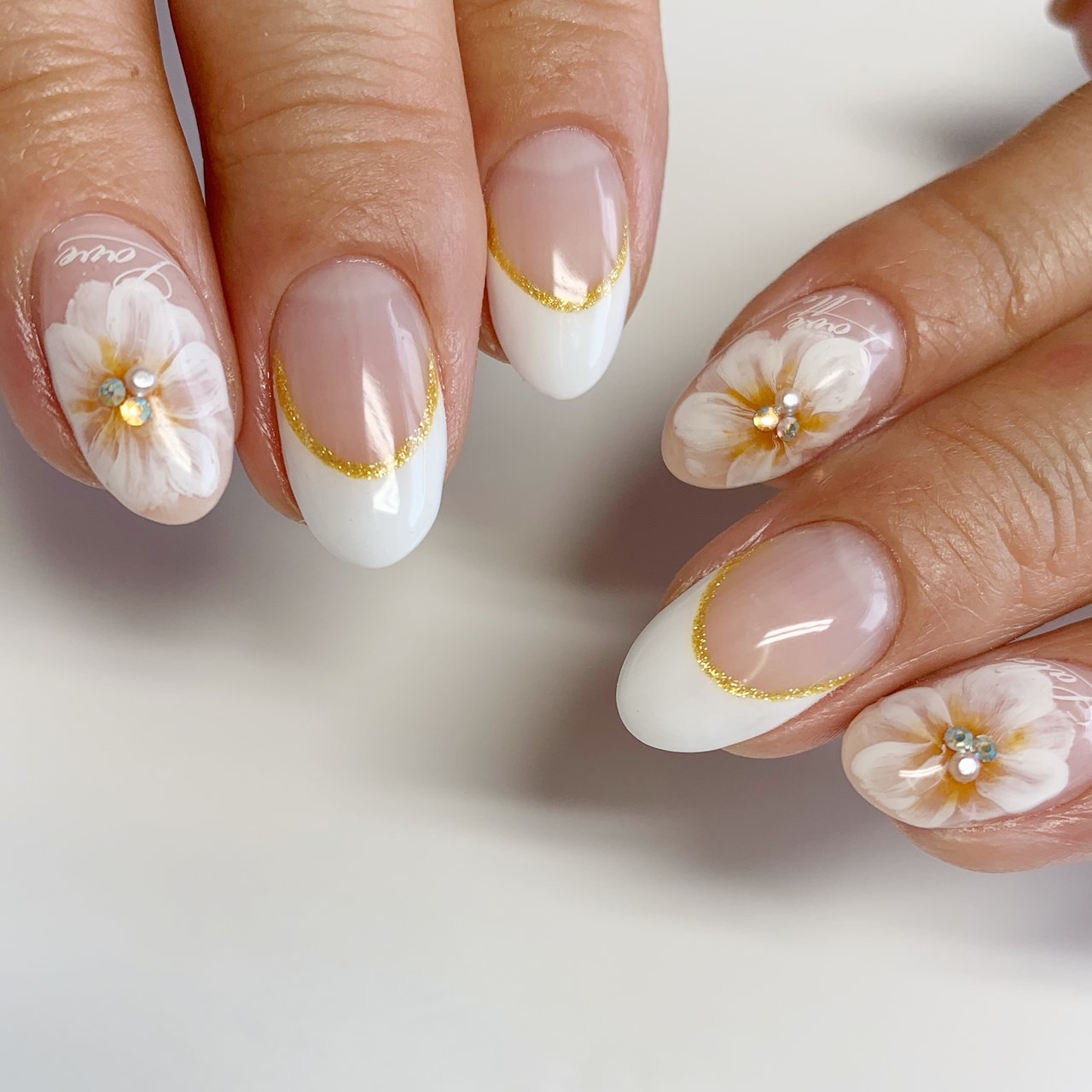 オールシーズン ハンド フレンチ フラワー ホワイト Nail Salon Ailusのネイルデザイン No ネイルブック