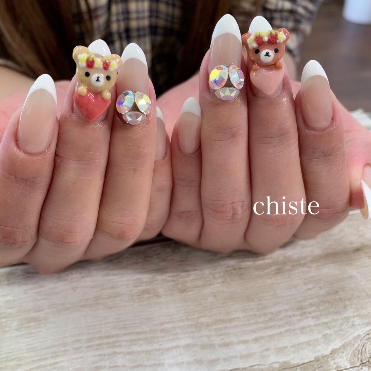 オールシーズン ハンド フレンチ ビジュー キャラクター Chiste Nail Shokoのネイルデザイン No ネイルブック