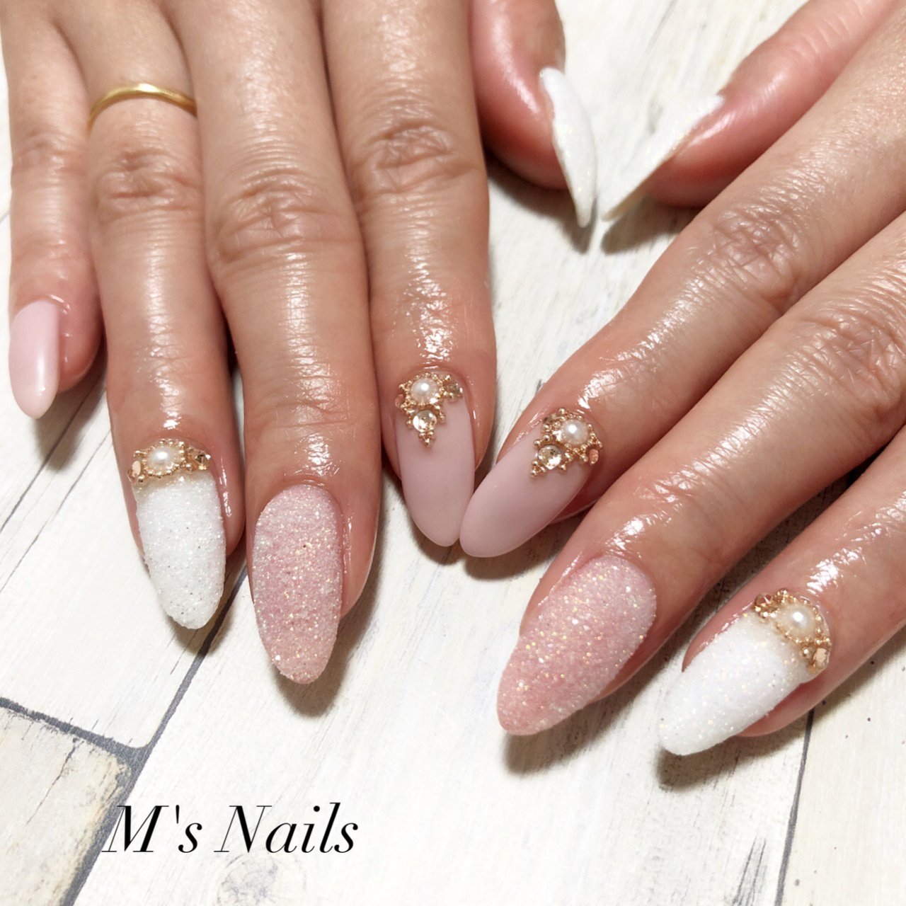 オールシーズン ハンド ワンカラー パール シュガー M S Nails Private Nail Salon エムズネイルズのネイル デザイン No ネイルブック