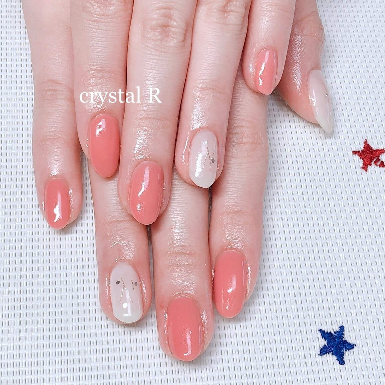 ハンド ホワイト クリア ピンク ジェル Crystal R Nail Salon のネイルデザイン No ネイルブック