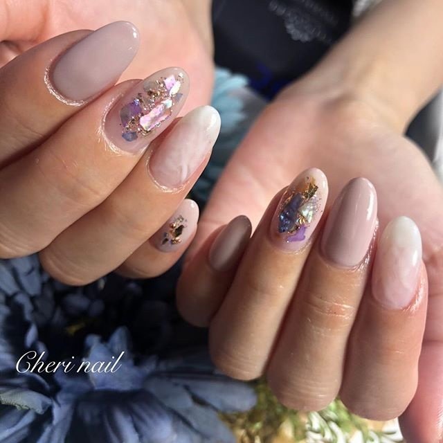 ハンド シンプル ビジュー ニュアンス ベージュ Cheri Nailのネイルデザイン No ネイルブック