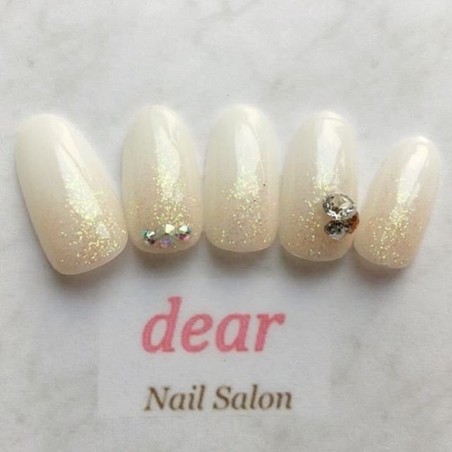 乳白色ネイルでピュアな可愛さを振りまいて 満場一致のカワイイをいただき 19