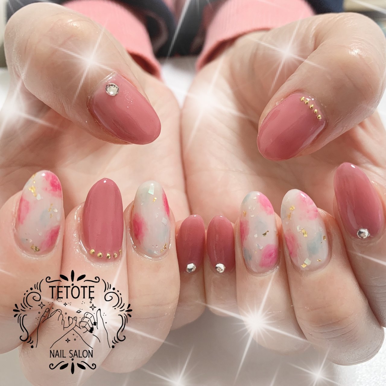 ハンド シンプル ビジュー ニュアンス ホワイト Nailsalon Tetoteのネイルデザイン No ネイルブック