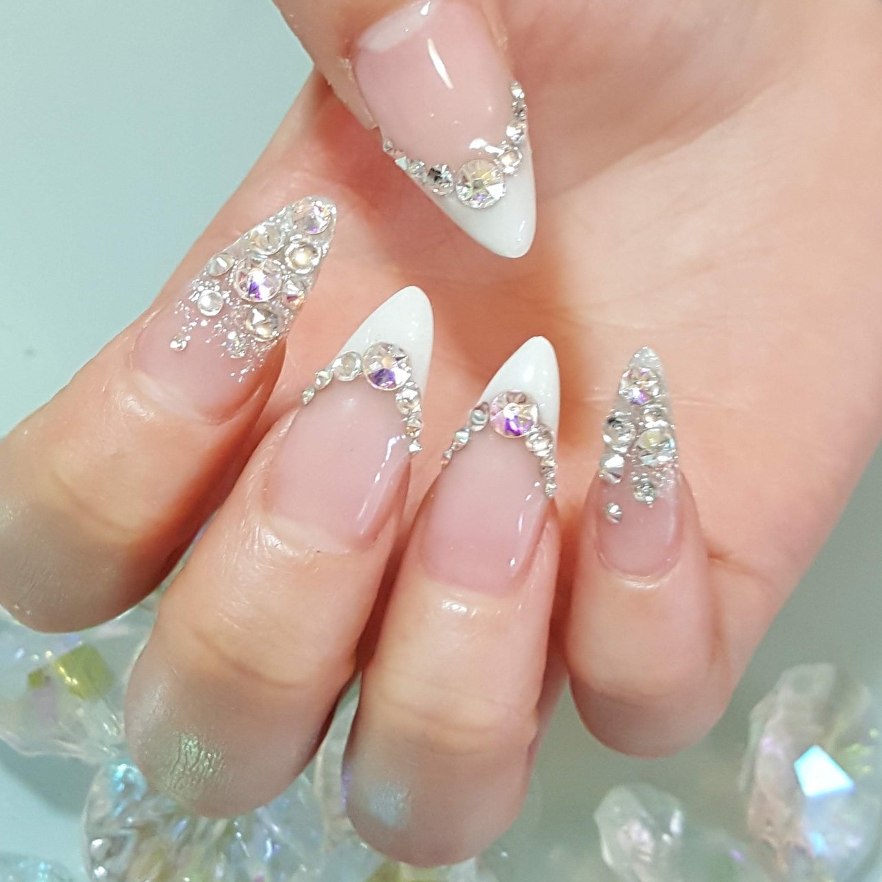 オールシーズン ハンド フレンチ ラメ ビジュー Lilasnail Ayaのネイルデザイン No ネイルブック