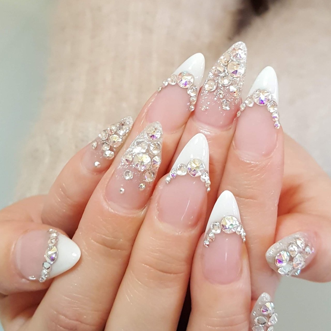 オールシーズン ハンド フレンチ ビジュー ラメ Lilasnail Ayaのネイルデザイン No ネイルブック