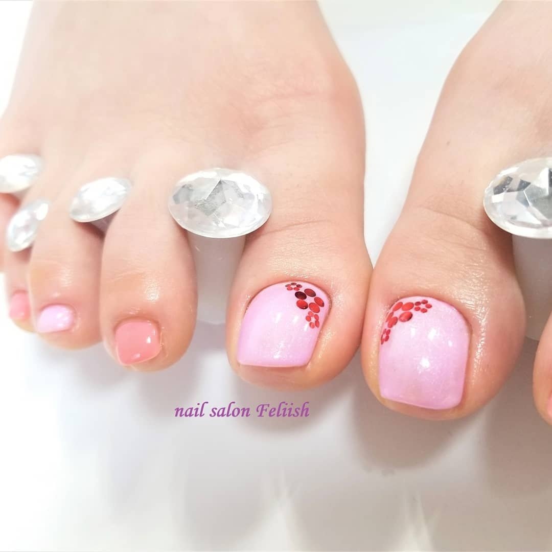 春 オールシーズン フット シンプル ホログラム Nail Salon Feliishのネイルデザイン No ネイルブック