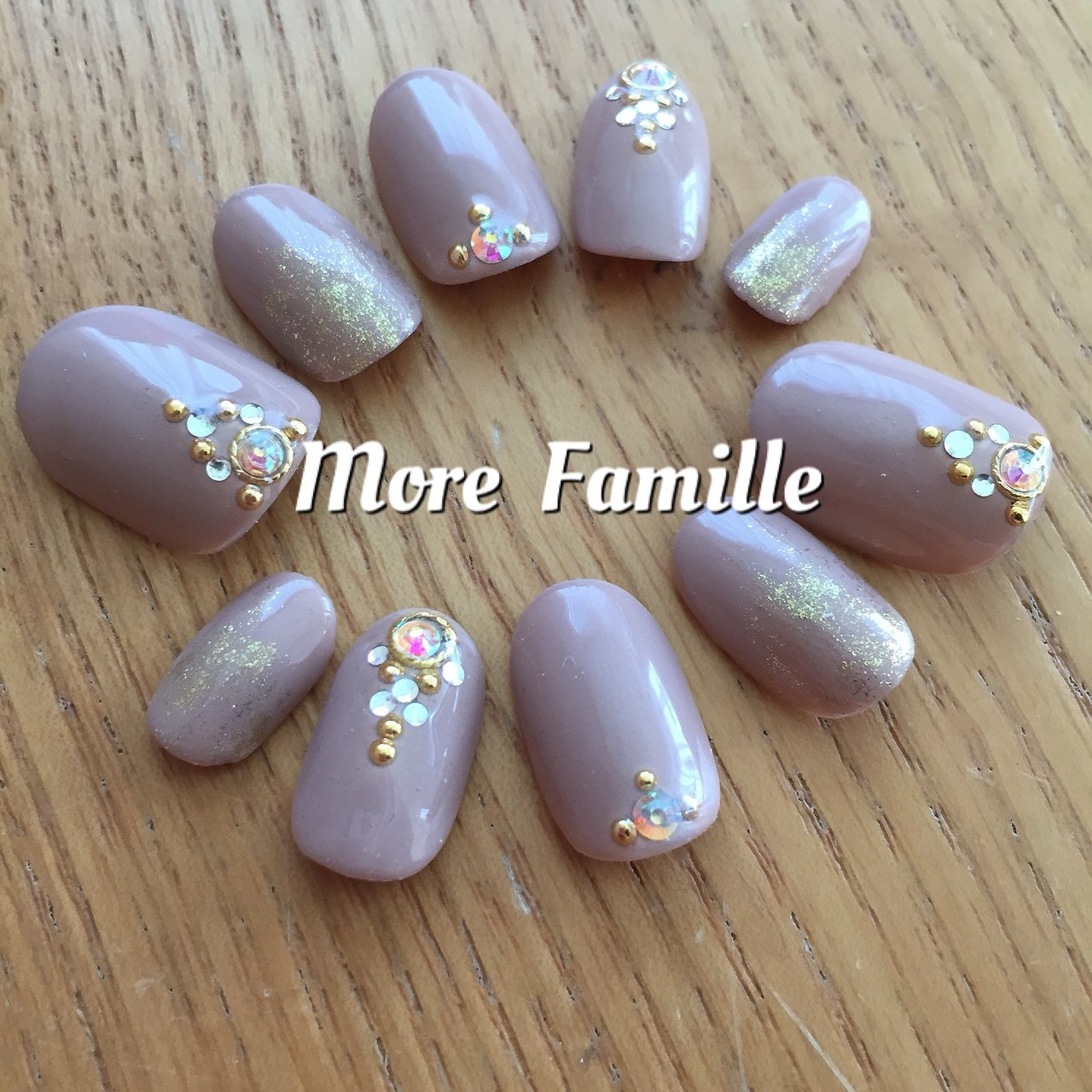 オールシーズン パーティー ハンド ラメ ブローチ More Familleのネイルデザイン No ネイルブック
