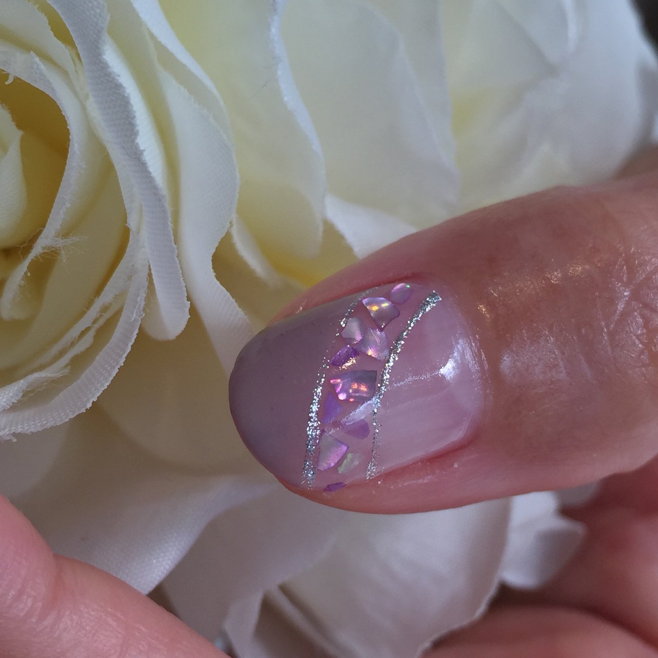 オールシーズン ハンド 変形フレンチ ラメ シェル Salon De Galleのネイルデザイン No ネイルブック