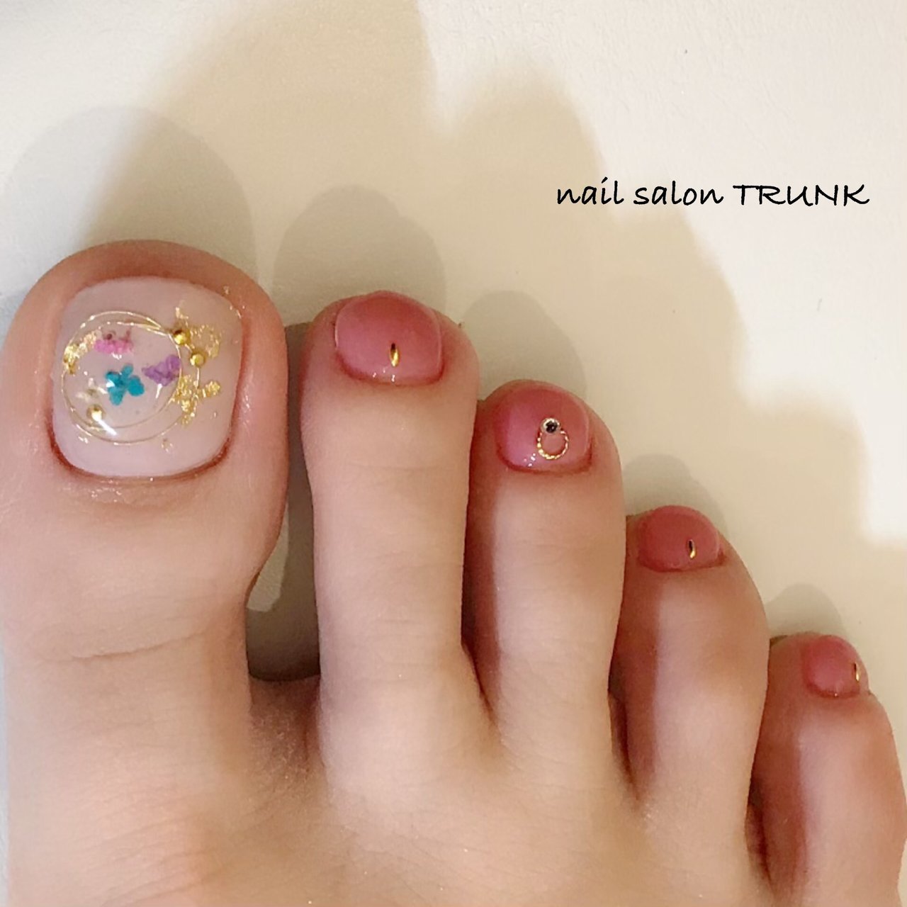 春 フット 押し花 ワイヤー ベージュ Nail Trunkのネイルデザイン No ネイルブック