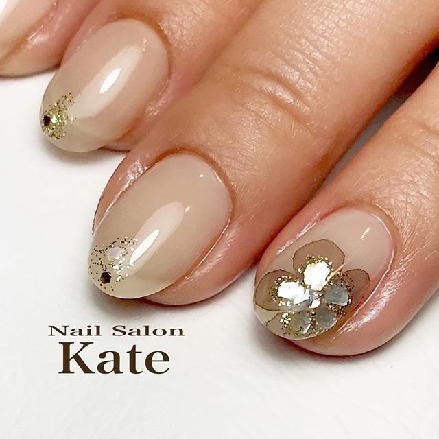 春 ハンド ミディアム ベージュ グレージュ ネイルサロン Kateのネイルデザイン No ネイルブック