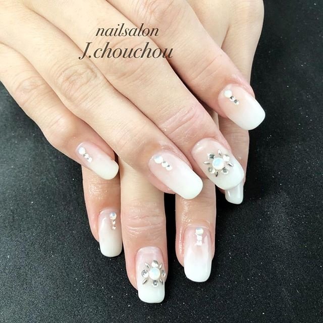 オールシーズン 入学式 ブライダル パーティー ハンド J Chou Chou Nailのネイルデザイン No ネイルブック