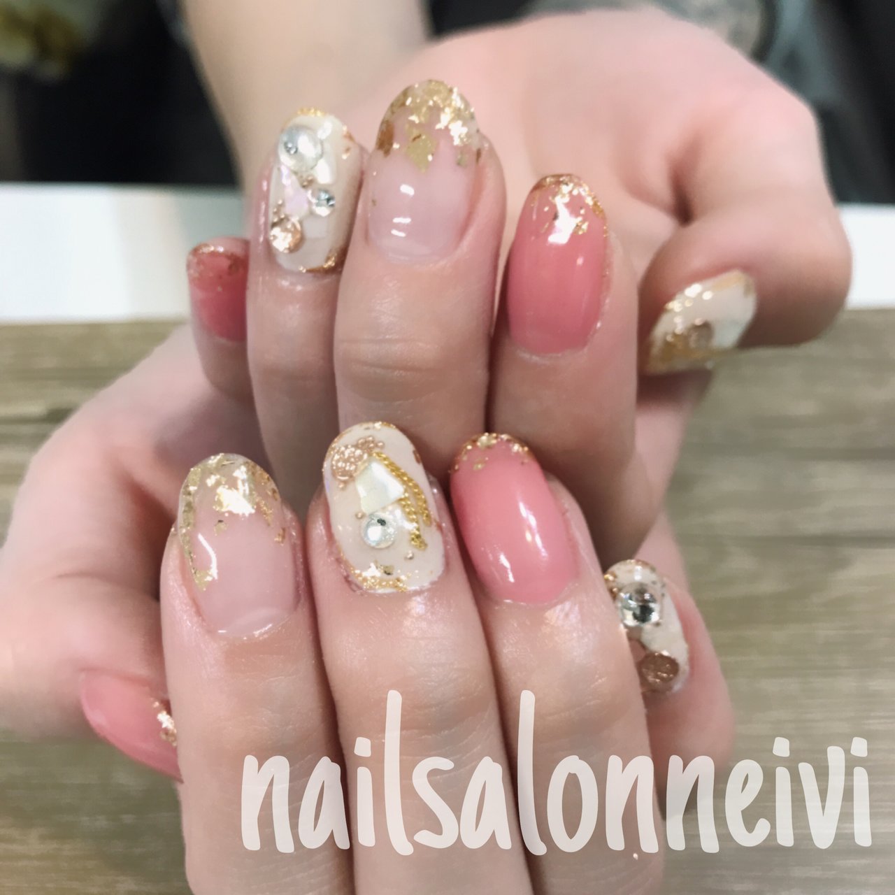 春 夏 オールシーズン ハンド シェル Nailsalon Neiviのネイルデザイン No ネイルブック