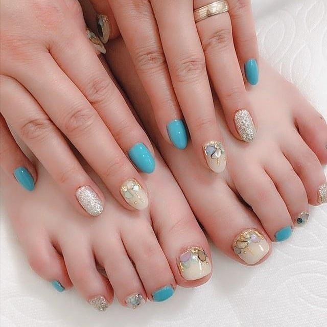 ホワイト ターコイズ メタリック ジェル お客様 Nail Salon Rose 56のネイルデザイン No ネイルブック