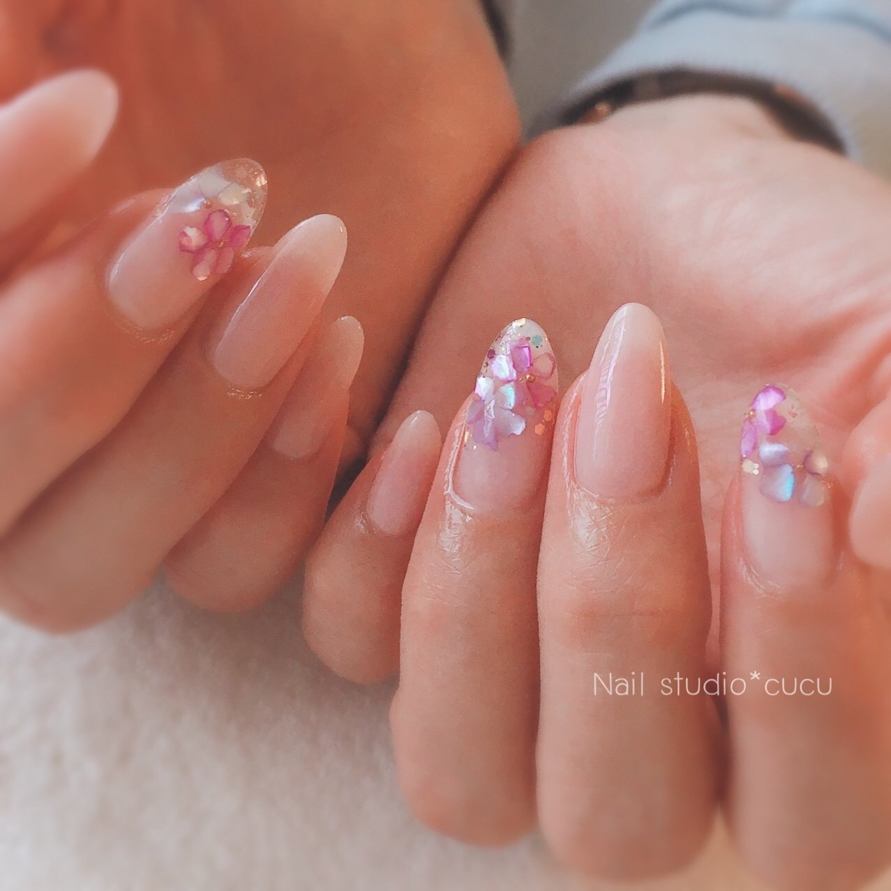 春 ハンド シンプル フラワー シェル Nail Studio Cucuのネイルデザイン No ネイルブック