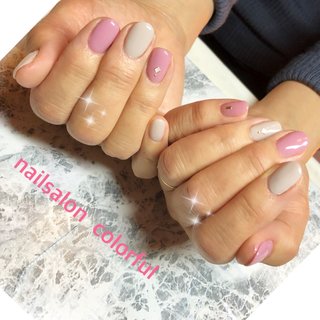 #60代のお客様 以前使用したカラーが良かったと再度リクエストのお客様。
よくお似合いです😊

#くすみカラー
#シンプルネイル
#京都市ネイルサロン
#左京区ネイルサロン
#プライベートネイルサロン
#自宅ネイルサロン
#シャイニージェル

爪に優しい弱酸性のベースジェルを使いその上オフも早いので爪への負担が軽減されます。(お客様のお爪の状態でベースジェルは変更させていただきます)

ネイルで日常に彩りを✨✨

🔶LINEアカウント【修学院ネイルサロンカラフル】
🔶LINE ID @yzo8361v #お客様 #修学院nailsalon colorful #ネイルブック