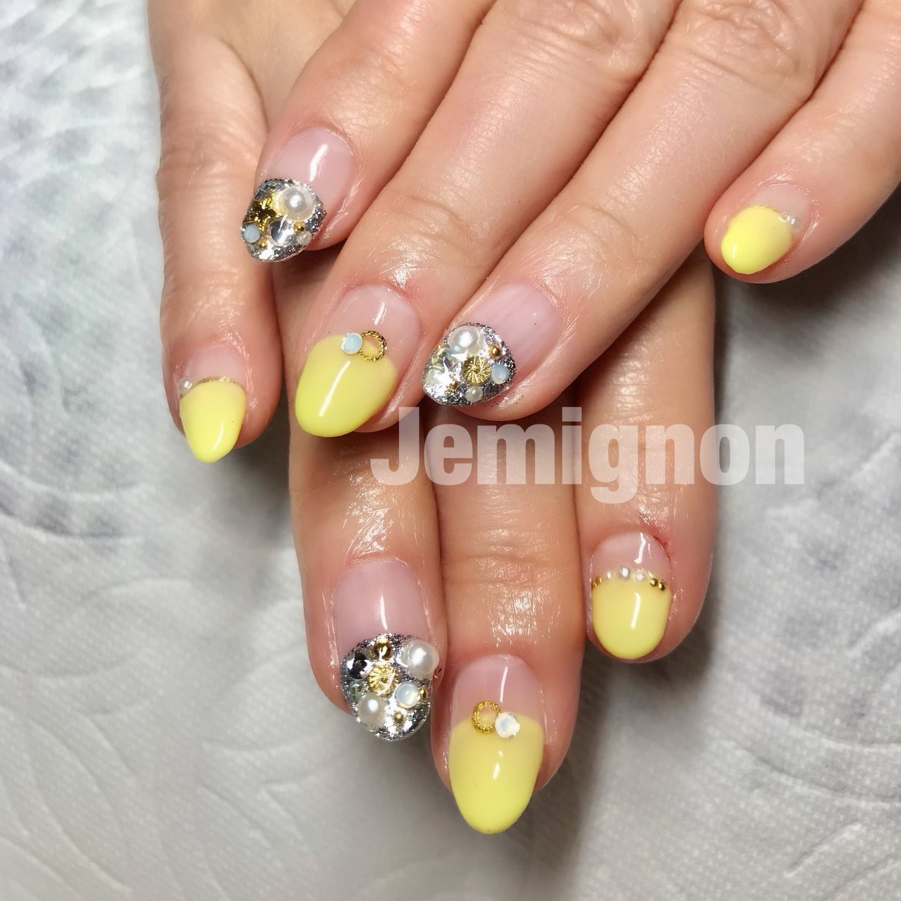 春 夏 フレンチ 変形フレンチ ラメ Nail Space Jemignonのネイルデザイン No ネイルブック