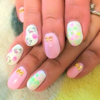 ネイルシール/キティネイルのネイルデザイン｜ネイルブック