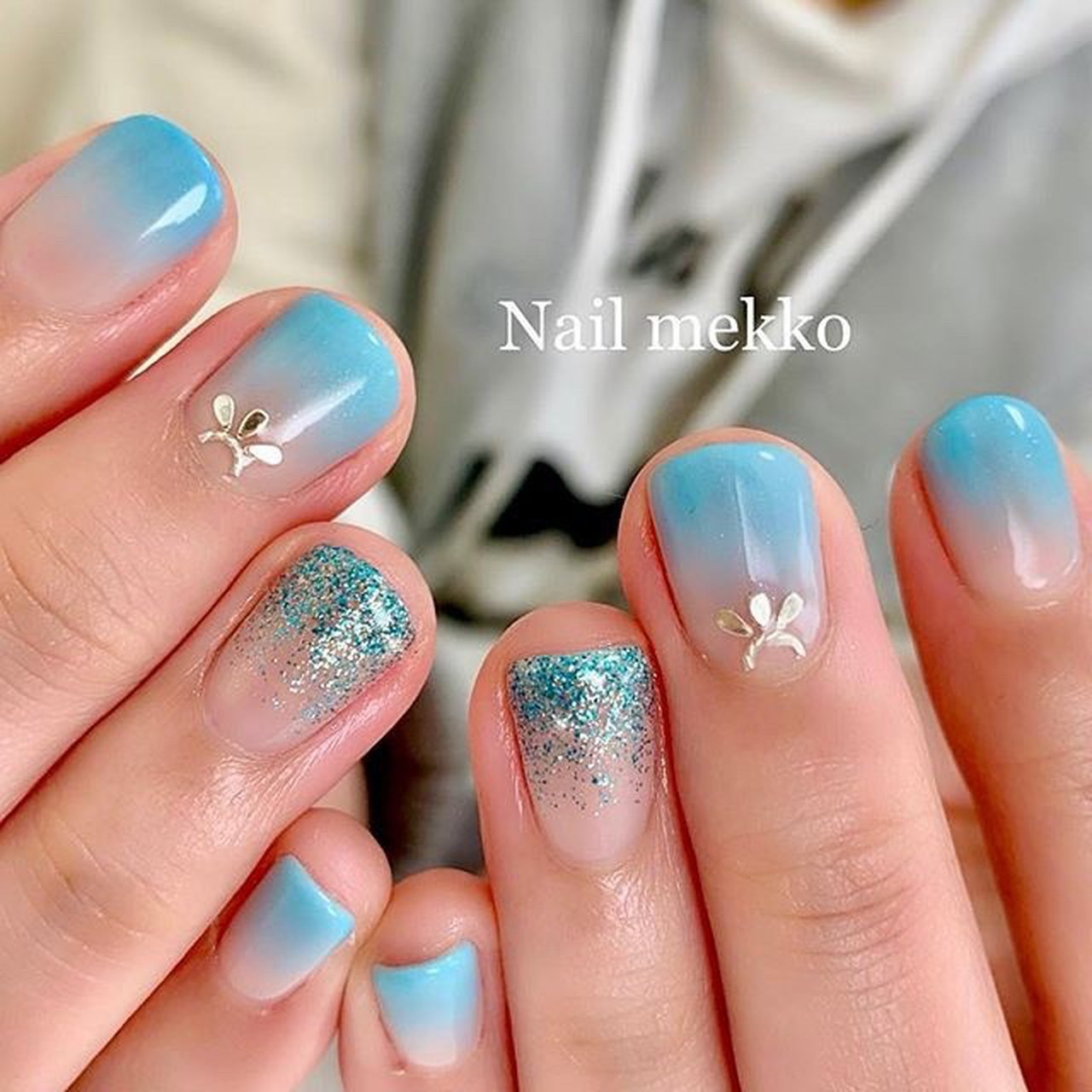 ハンド シンプル グラデーション ラメ 水色 Nail Mekkoのネイルデザイン No ネイルブック