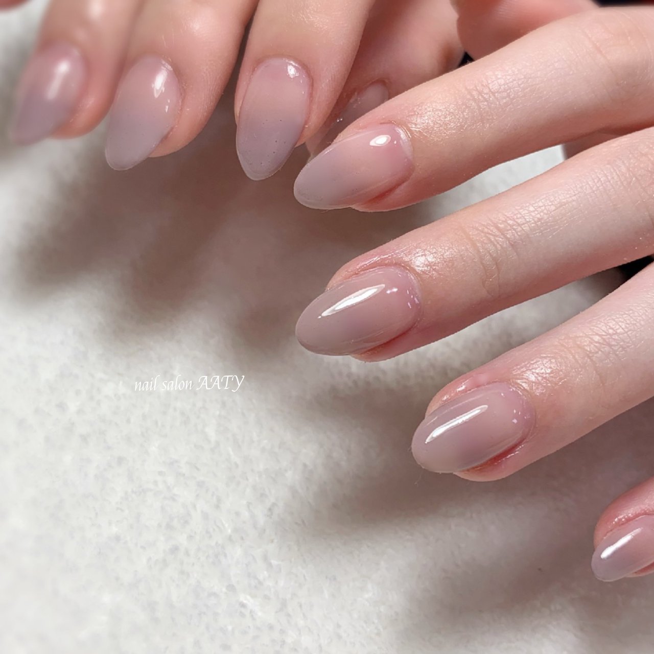 オールシーズン ハンド グラデーション ミディアム グレー tynailのネイルデザイン No ネイルブック