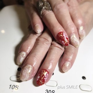 #70代のお客様 #ゴージャス #ラメ #フラワー #大理石 #ニュアンス #ベージュ #レッド #ゴールド #ジェルネイル #plussmile #ネイルブック