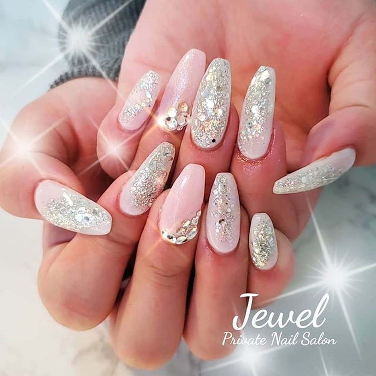 ビジュー/ホログラム/ラメ/ワンカラー/ホワイト - Nailst ♥ Rのネイル